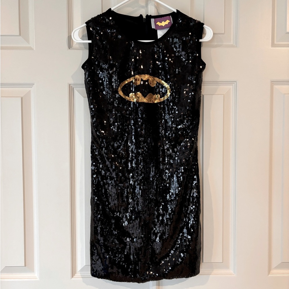Amazing Batgirl costume!  Sequin dress, cape and eye mask - girls size 14.